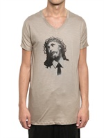 KRIS VAN ASSCHE - T-SHIRT IN JERSEY DI COTONE SCOLLO V STAMPA GESÙ