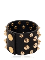 PIERRE BALMAIN - MANSCHETTENARMBAND AUS LEDER MIT NIETEN - SCHWARZ