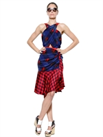 CHER MICHEL KLEIN - SICH KREUZENDES, DRAPIERTES KLEID AUS SEIDENKREPP - ROT/BLAU