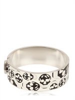 ALEXANDER MCQUEEN - ARMBAND AUS MESSING & EMAILLE MIT TOTENKOPF - WEIß/SCHWARZ