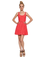 GALLIANO - BAUMWOLLKLEID MIT SPITZE UND GÜRTEL - CORAL/FUCHSIA