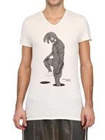 TOM REBL - GROBGESCHNITTENES JERSEY T-SHIRT MIT HÄSCHENDRUCK - OFF WEISS