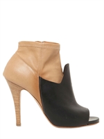 MAISON MARTIN MARGIELA - STIVALI SPUNTATI IN PELLE BICOLORE 100MM - CAMMELLO/NERO