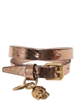 ALEXANDER MCQUEEN - LAMINIERTES SCHLANGENARMBAND MIT SCHÄDELANHÄNGER - ROSA