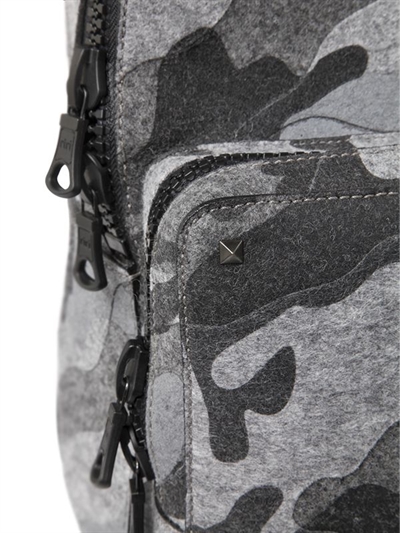 VALENTINO GARAVANI CAMOUFLAGE PRINTED COTTON FELT BACKPACK